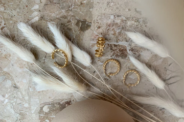 Style with precious simplicity